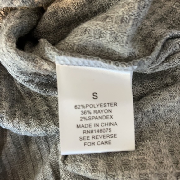 Sweet Romeo Waffle Knit Oversized Henley Size Small - Picture 8 of 8